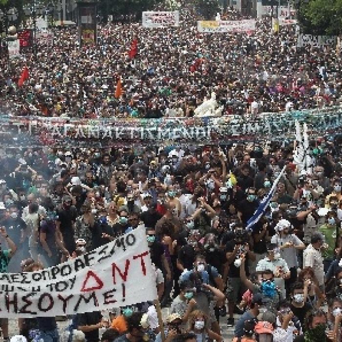 Grecia, obligată să taie pensiile 