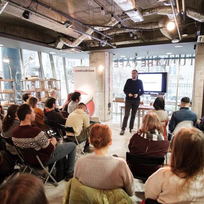 Bursa UniCredit Bank primului admis