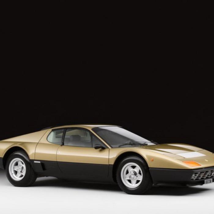 Un Ferrari orbitor, scos la licitație. Cât costă