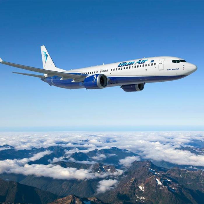 Blue Air a ieșit la cumpărături în vecini