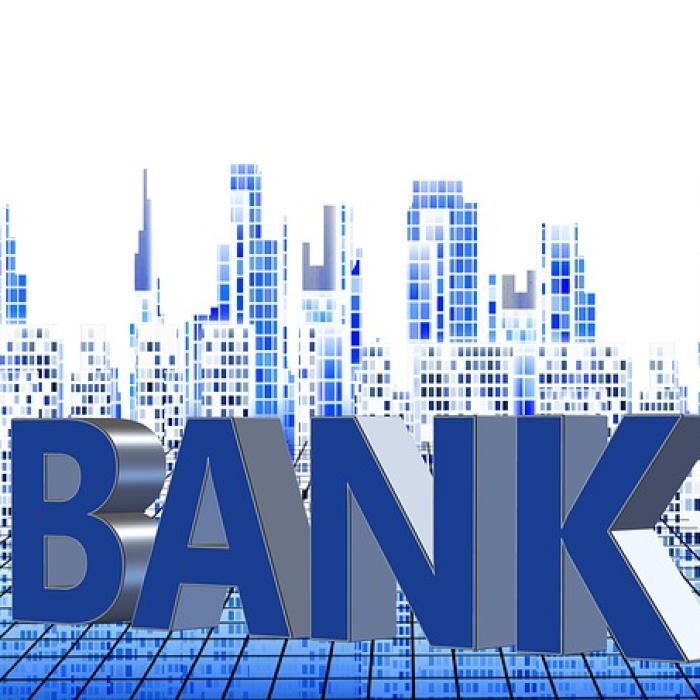 Românii cer ajutorul CSALB pentru rezolvarea problemelor cu banca sau IFN