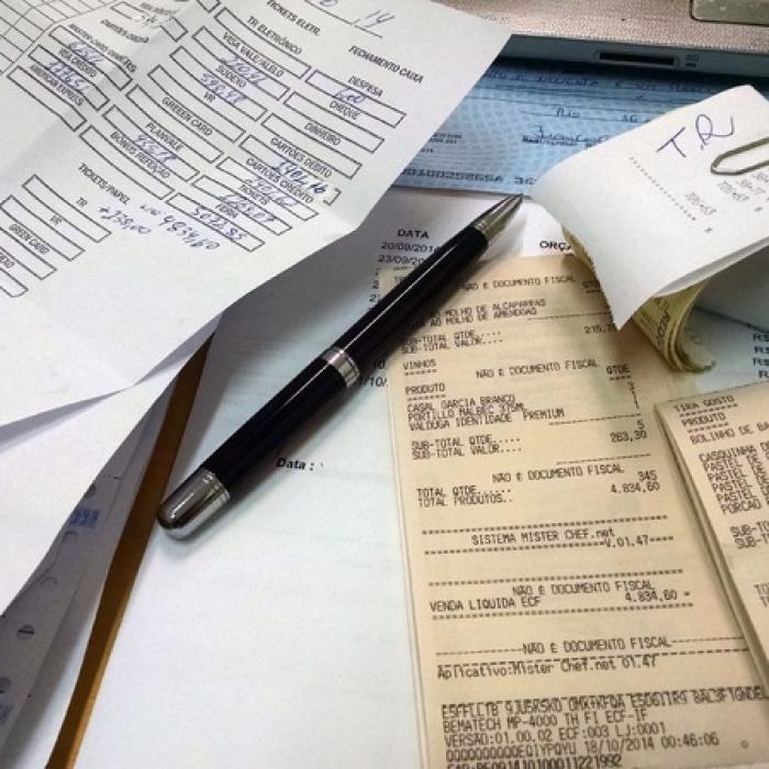STUDIU. Valoare coșului minim necesar traiului decent în România depășește cu mult salariul minim
