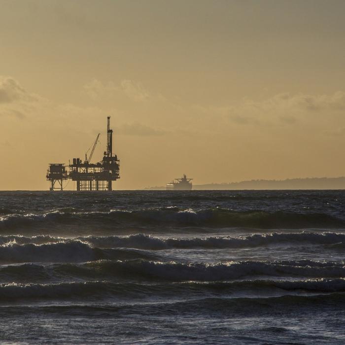 Președintele Klaus Iohannis a promulgat legea offshore