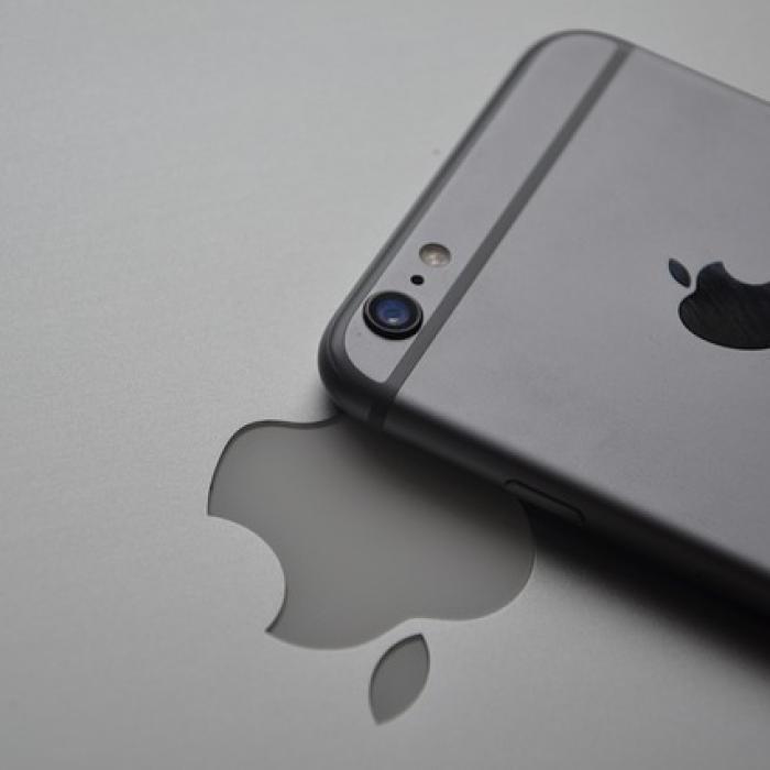 Buturuga mică răstoarnă carul mare. Gigantul Apple, pus în dificultate de furnizori!