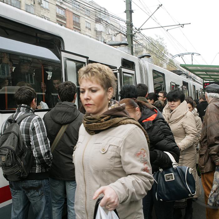 Amenzile pentru cei care merg fără bilet în mijloacele de transport în comun STB se triplează