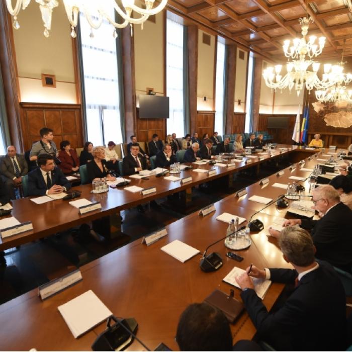 Topul miniştrilor universali. Salturi surprinzătoare în Guvern