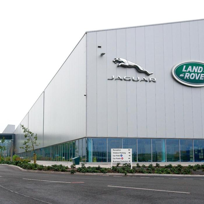 Jaguar Land Rover concediază 10% din personal