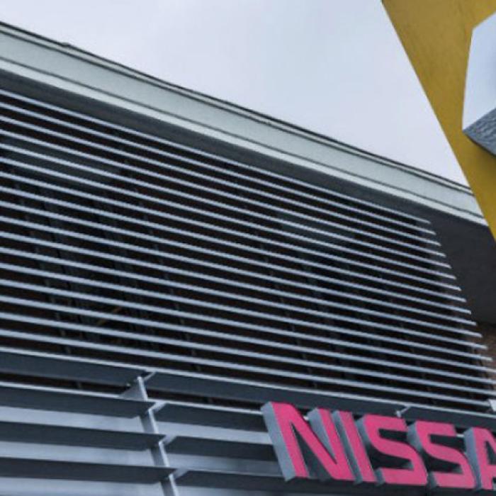 Renault îl înlocuiește totuși pe Carlos Ghosn