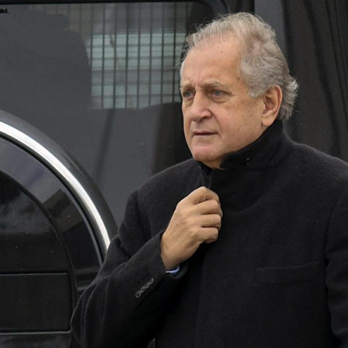 Un afacerist bulgaro-albanez vrea să cumpere Telekom. Negocieri avansate