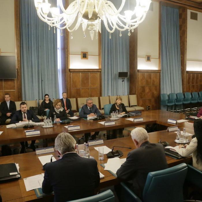 Buget 2019. Viorica Dăncilă și Eugen Teodorovici susțin relocarea fondurilor  