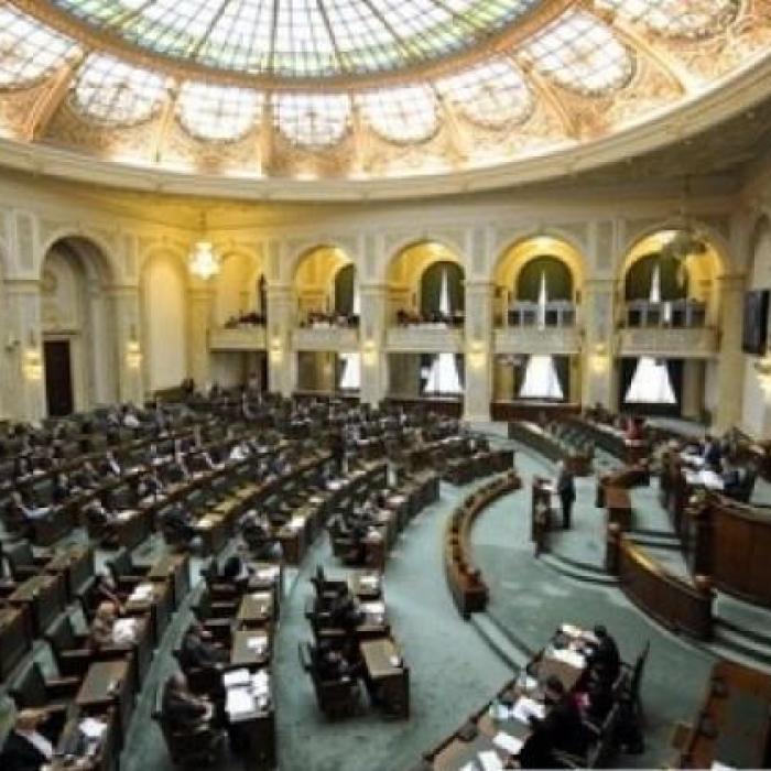 Liber la funcții grase pentru o categorie de funcționari