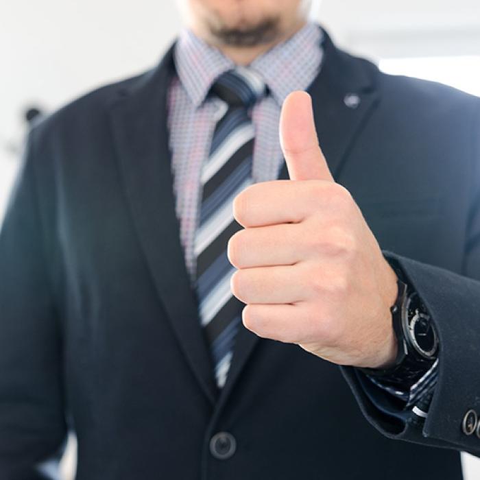 Mitul joburilor bine plătite, dărâmat. Cine îi ameninţă pe IT-işti şi avocaţi