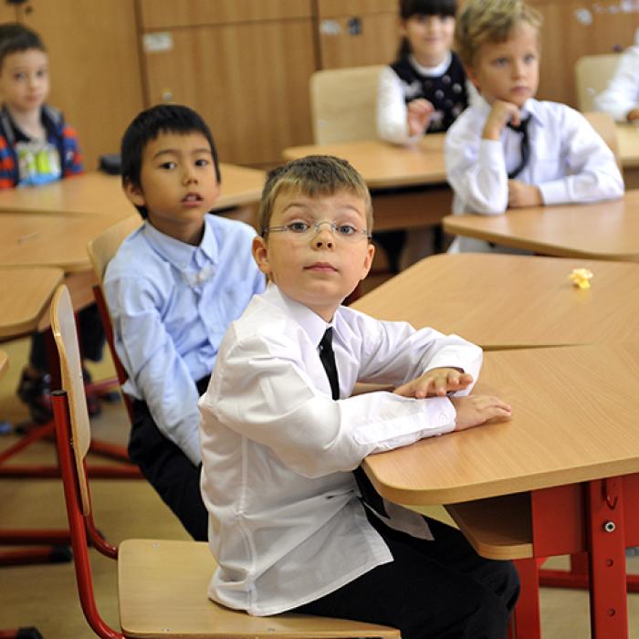 Elevii vor studia o nouă materie.  Vor face diferenţa dintre real şi inventat