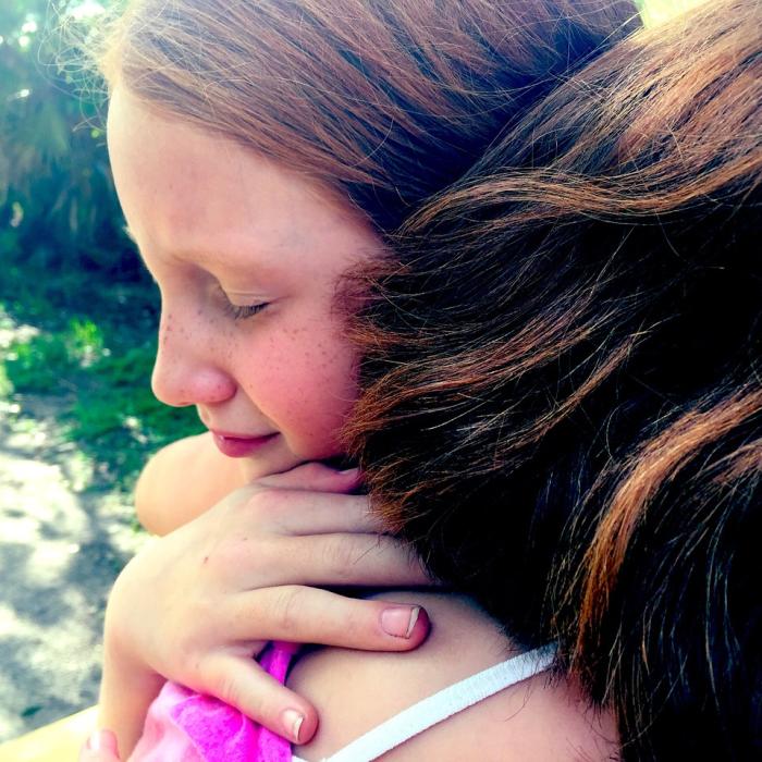 În România, 90.000 de copii au ambii părinți plecați la muncă în străinătate