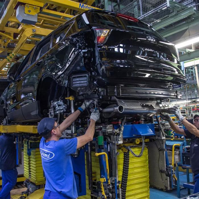 Premierul României: Industria auto, unul dintre sectoarele cheie în economia României