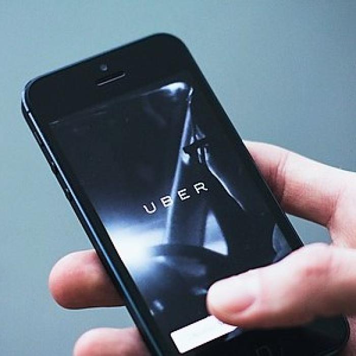 Uber își ”înghite” rivalii. O tranzacție de miliarde de dolari 