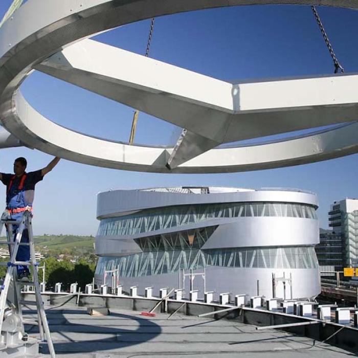 Daimler vrea să renunțe la un brand celebru al său