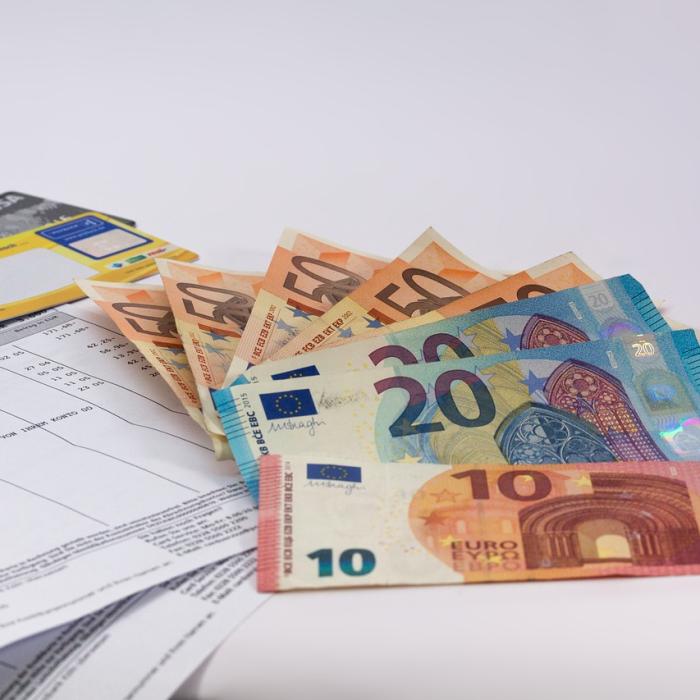 Avertisment pentru Finanțe: Dobânzile impuse de bănci vor crește