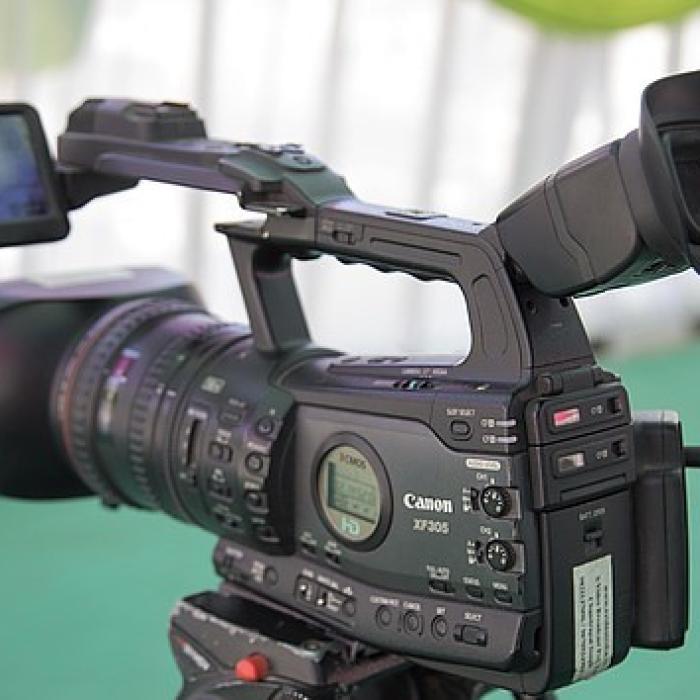 O nouă televiziune va fi lansată în România. Care este publicul vizat