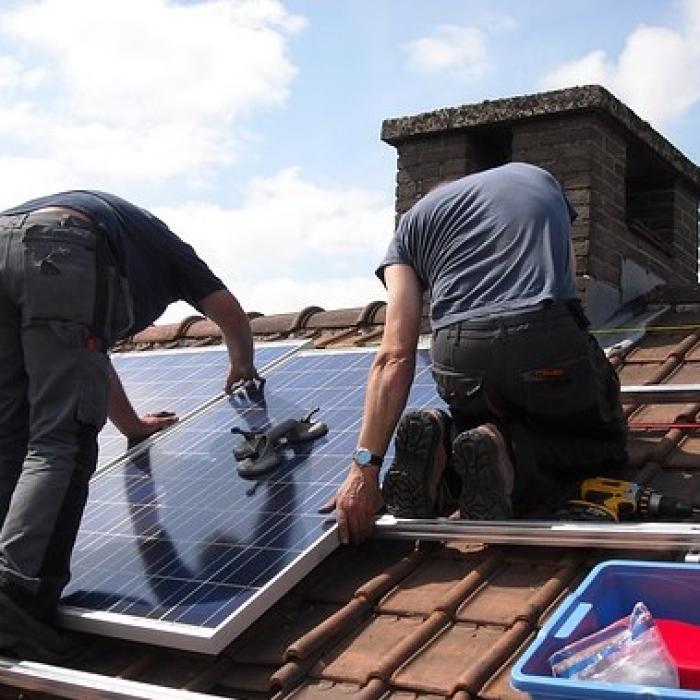 Bani pentru panouri solare. Ce documente trebuie să depună românii