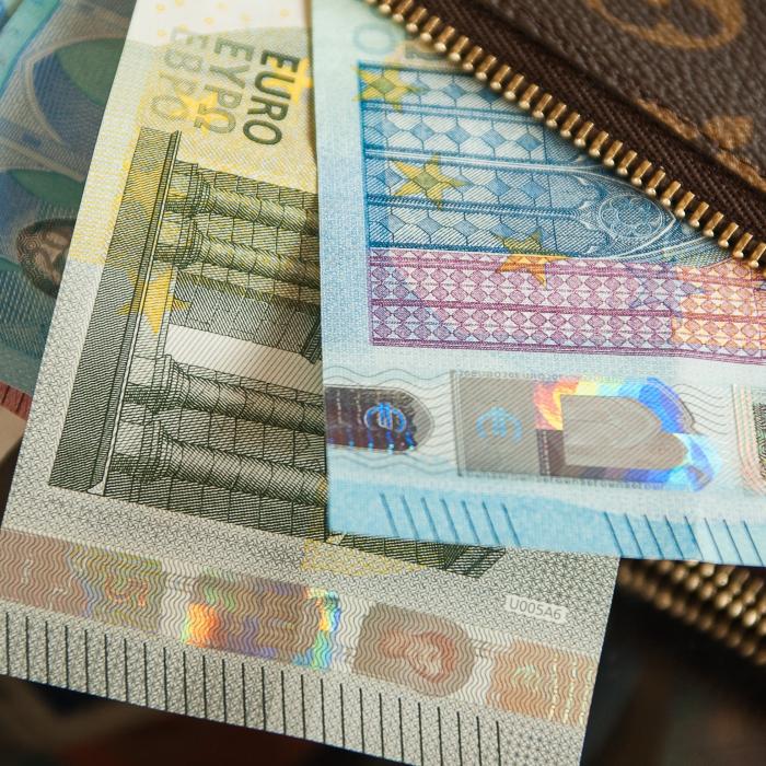 Peste 1 miliard de euro investiții străine directe în primele 2 luni din 2019 