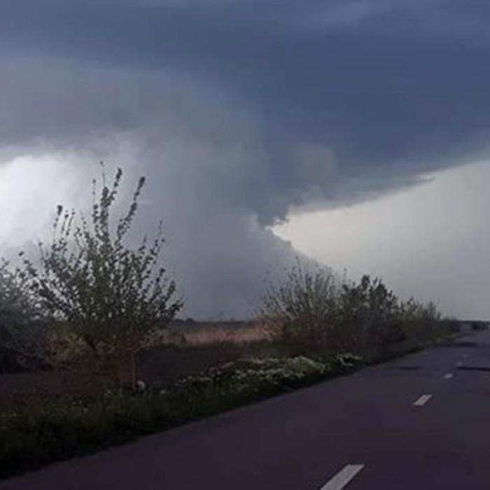 În timp ce România e lovită de tornade, în Ungaria ninge