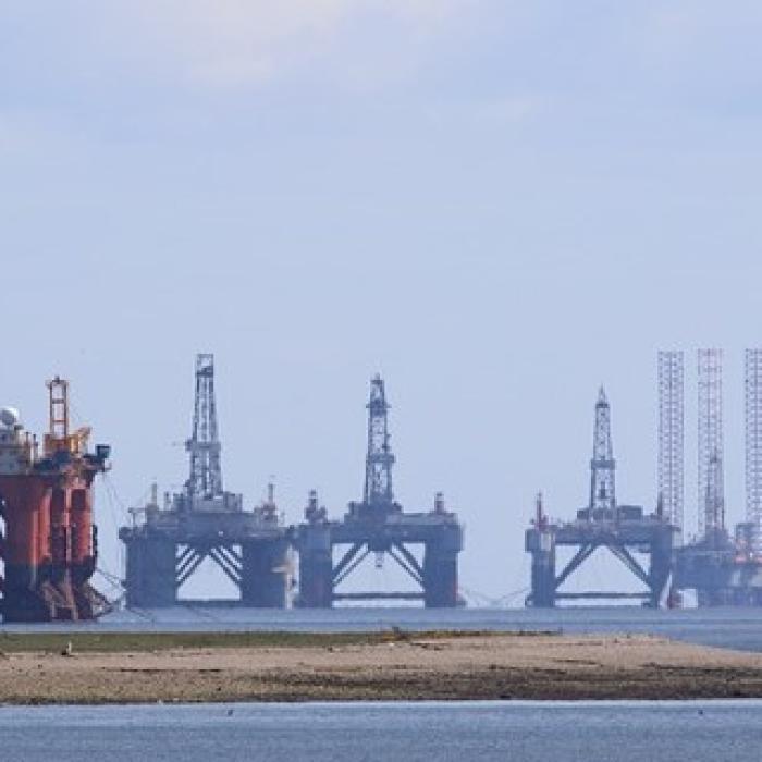 Tranzacție de 8,8 miliarde dolari pe piața energiei. Cine sunt protagoniștii