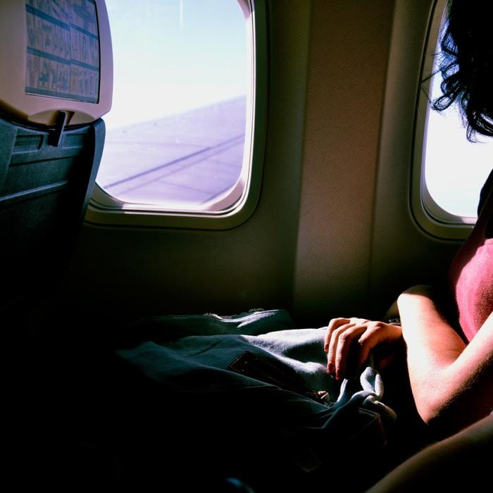 Mitul fals care te poate costa viața. Rostul măștii de oxigen din avion
