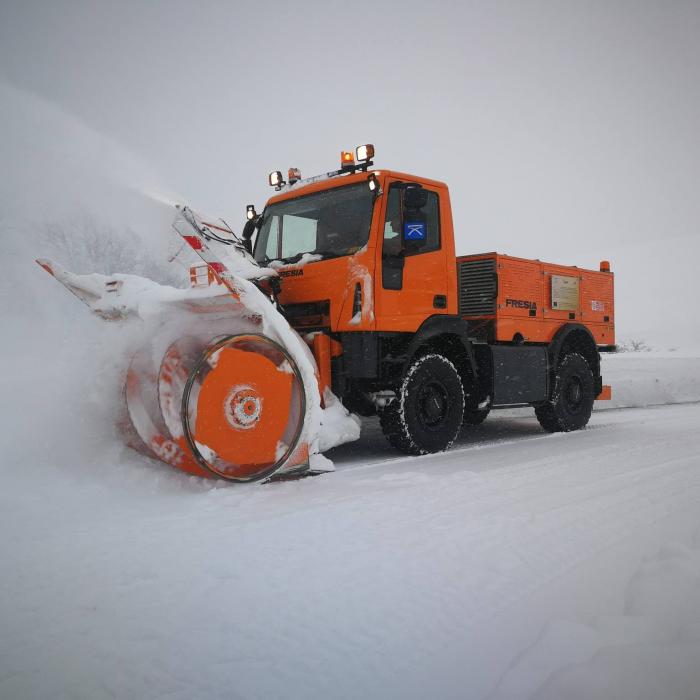 Zăpada de pe Transalpina are 4 metri înălțime VIDEO