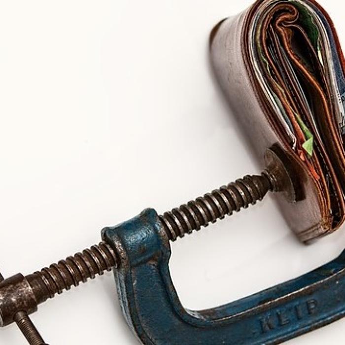 Isărescu despre salarii: Excesul poate face mai mult rău decât bine