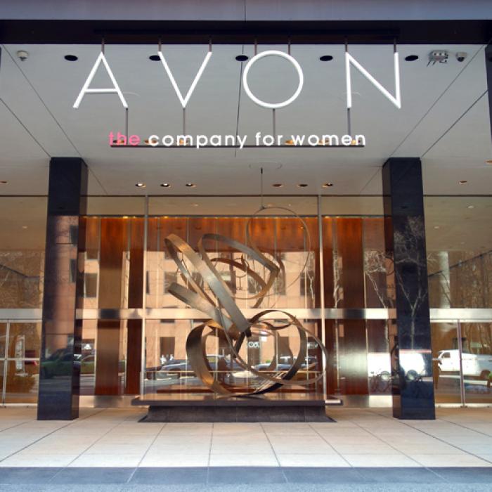Avon a fost vândută cu 2 miliarde de dolari