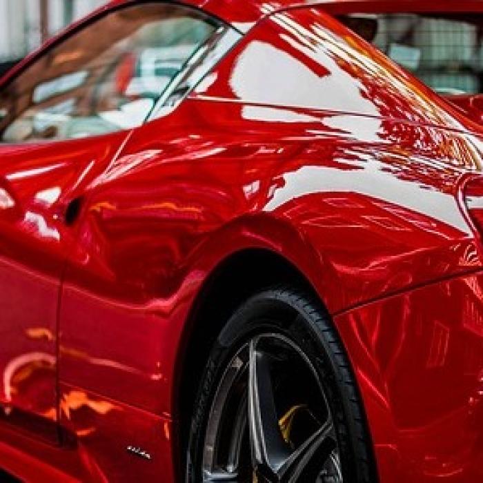 Bunuri confiscate de la corupți, vândute. Banii ajung la persoanele nevoiașe