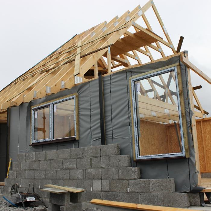 Statul dă bani pentru renovare, anvelopare și conectare la rețele de utilități