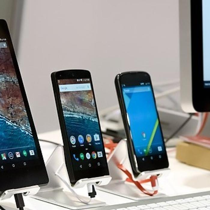 Piaţa smartphone-urilor s-a contractat cu 2,7% 