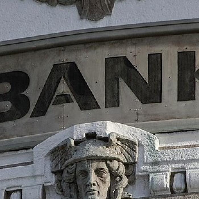 O mare bancă face concedieri masive