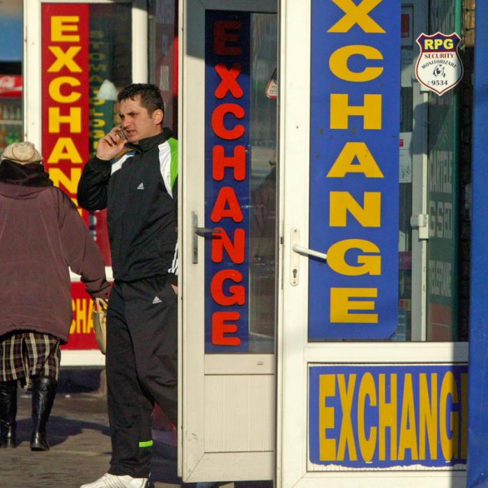 Curs valutar. Leul scade în fața euro