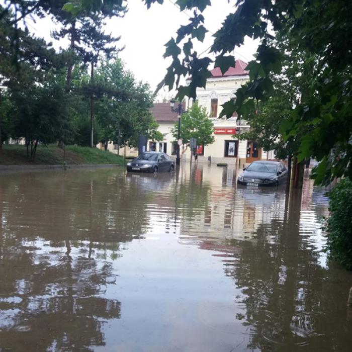 Cernavodă a ajuns sub apă în urma unei ploi torențiale Galerie foto
