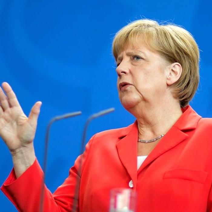 Angela Merkel pleacă la Paris. Ce face în capitala Franței