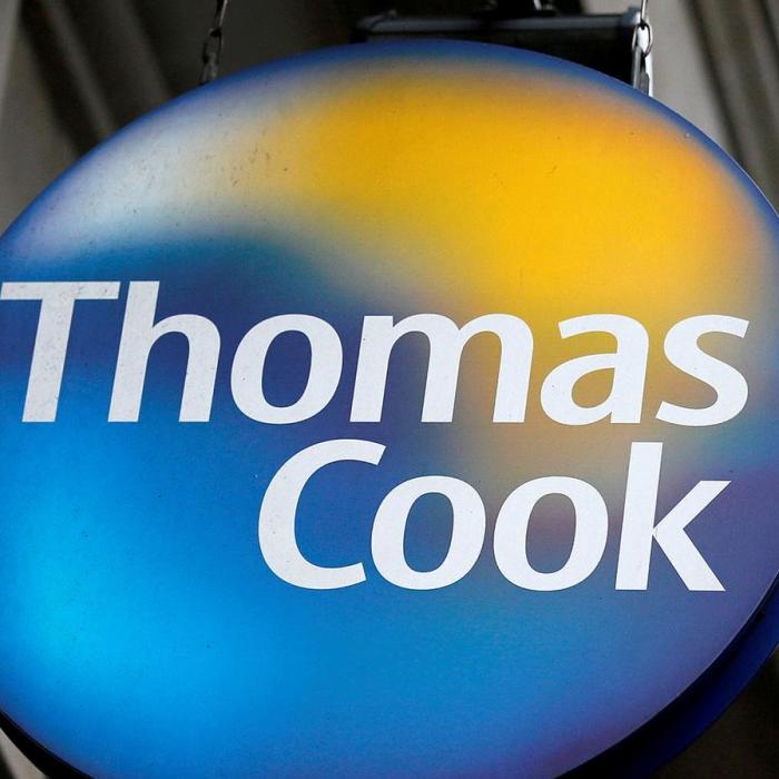 Chinezii vor controlul asupra grupului britanic Thomas Cook