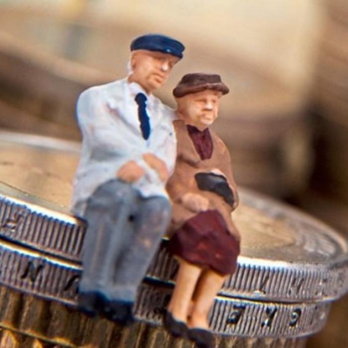 Pensii de serviciu. Cât a plătit stalul în luna mai 