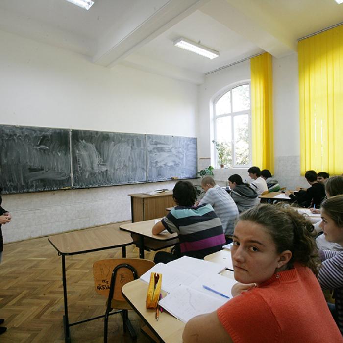 Bani mai mulți pentru elevii de liceu. Noi prevederi și facilități