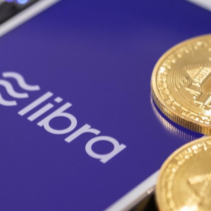 Libra, moneda virtuală a Facebook, un pericol pentru euro