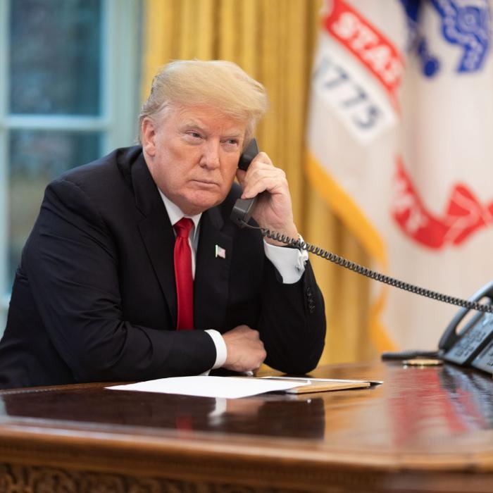 Discuția dintre Trump și Volodimir Zelenski, ireală