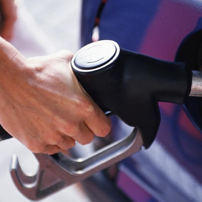 Prețul benzinei. România e din nou un pic sub media europeană