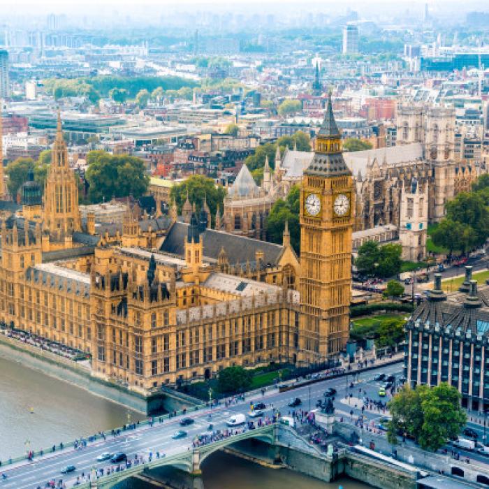 Parlamentului britanic solicită actualizarea costurilor BREXITULUI