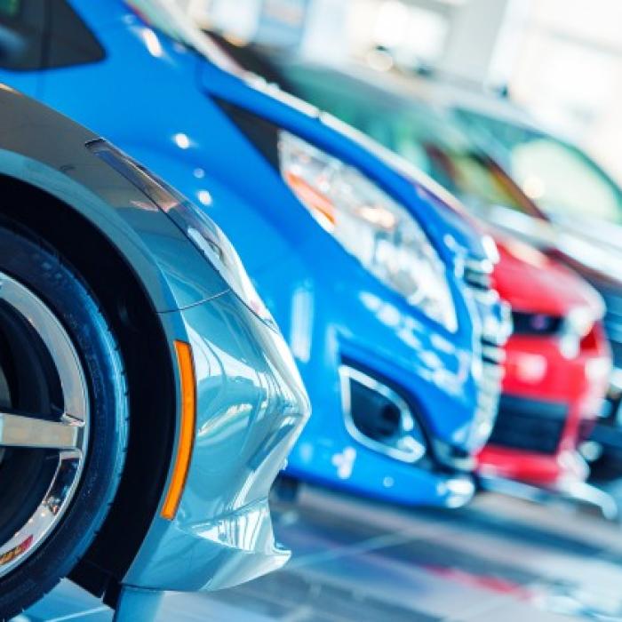 Ce se întâmplă cu vânzările de autoturisme din România