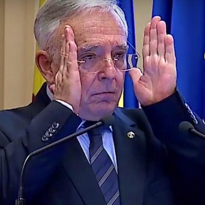 Isărescu: Nu foloseşte nimănui cultivarea războiului dintre bănci şi clienţi