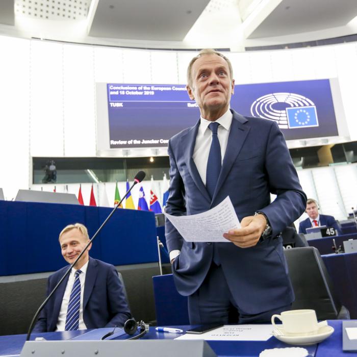 Donald Tusk, primul est-european ales preşedinte al PPE