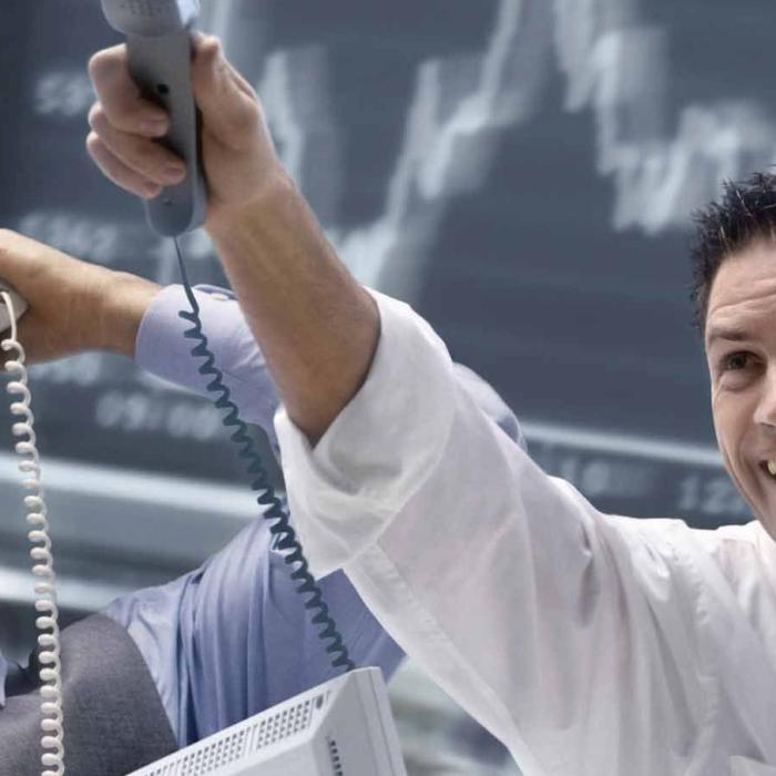 BET urcă cu 0,5%, marcând noi maxime, după alegeri