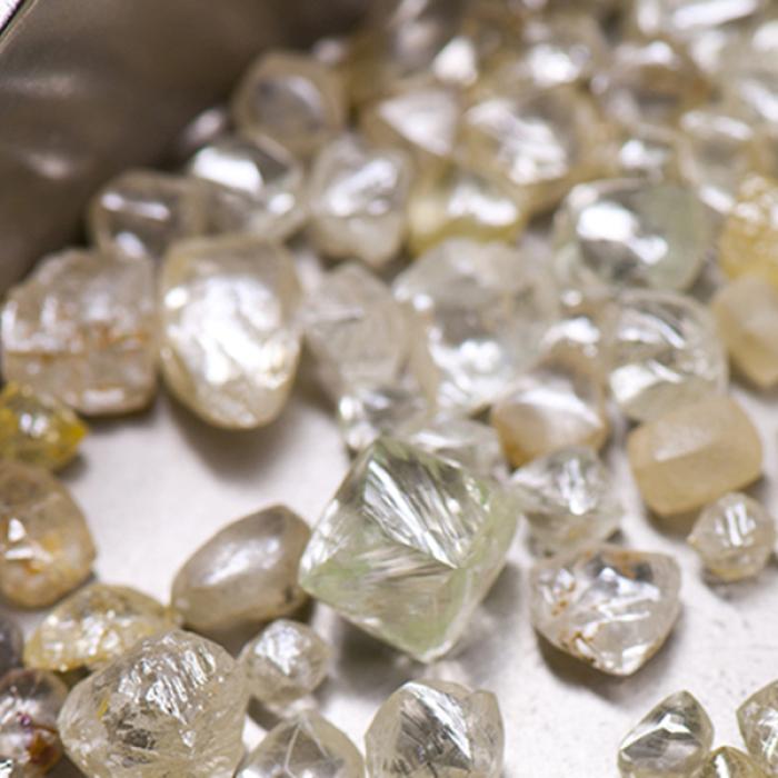 Diamantele își pierd strălucirea. 2020 se anunță un an sumbru pentru industrie